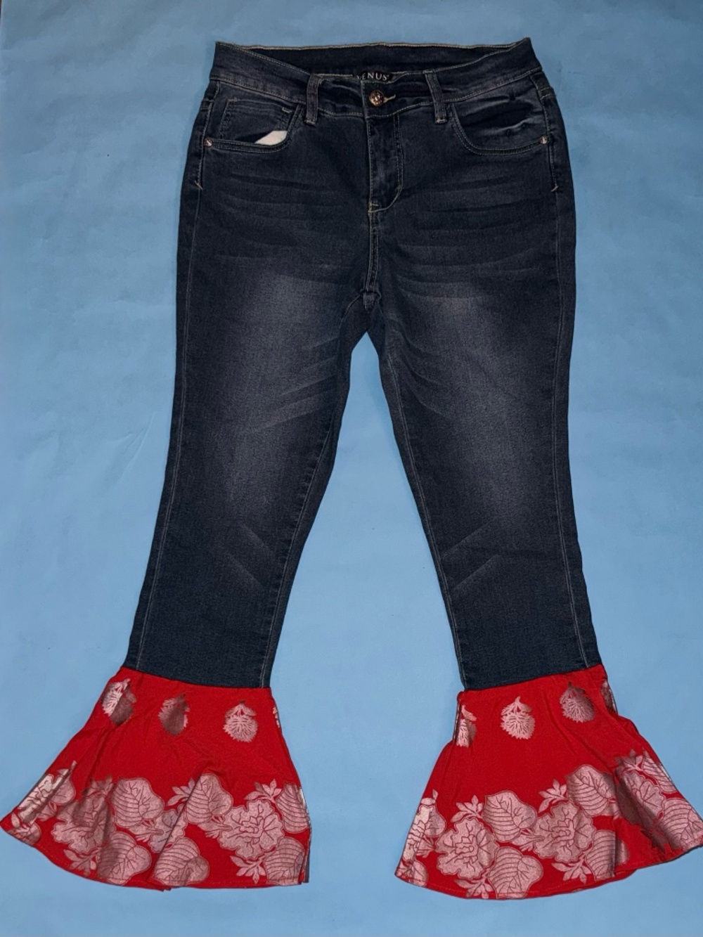 Venus Jeans Embroidered Floral Hem Size 8 Retro 70s Vintage Inspired Preppy